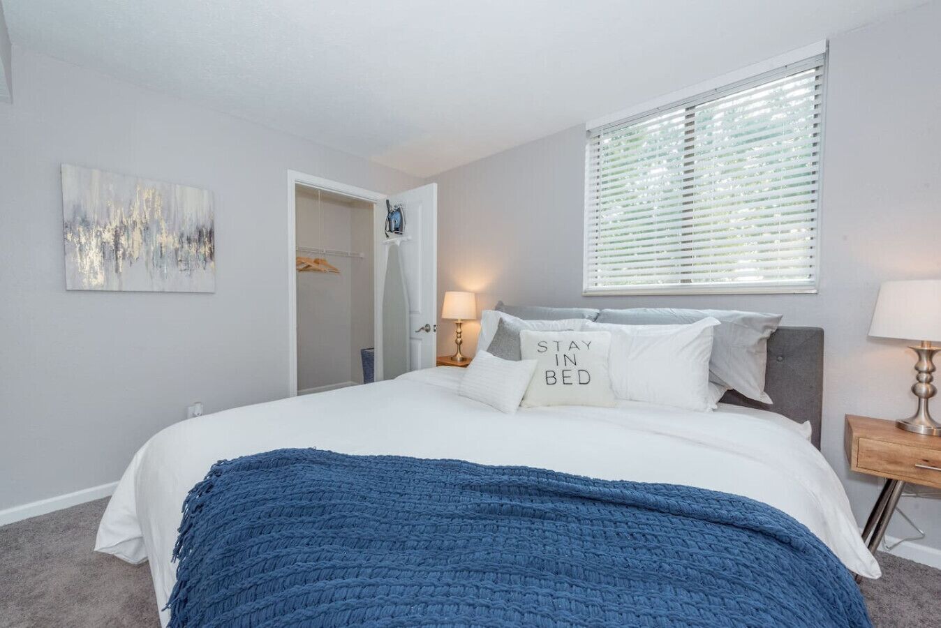 2 bedrooms, desk, iron/ironing board, WiFi