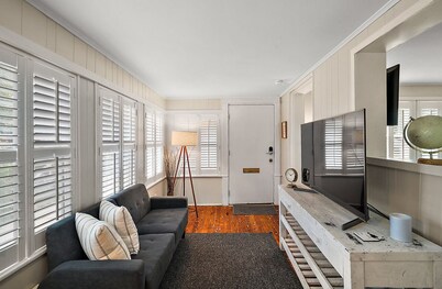 Location! Location! Location! In the middle of Downtown Mt Dora! 