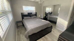 3 bedrooms, desk, free WiFi, bed sheets