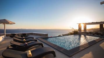 Cottage, 2 Queen Beds | Pool | Outdoor pool