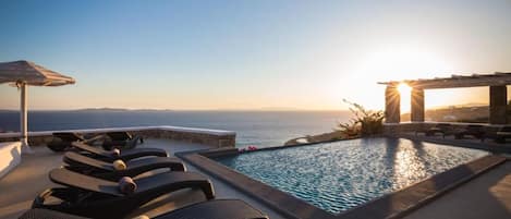 Cottage, 2 Queen Beds | Pool | Outdoor pool