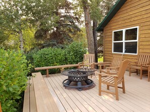 Terrace/patio - Great in-town location (Pinedale)