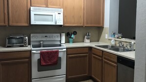 Unclassified image, 3 of 18, button - Quiet townhouse, easy access to 1604 and 281 (San Antonio)