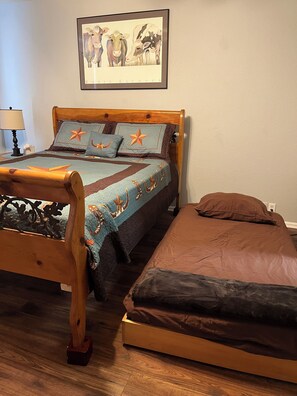 2 bedrooms, desk, iron/ironing board, travel cot