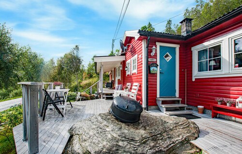 Nice home in Bjerkvik with WiFi