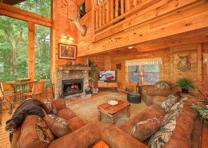 Exterior - Bear Extraordinaire #28 (Sevierville)