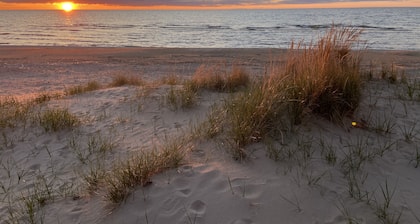 SandyCabins Duplex Beach House - Garden Side Cabin