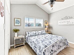 4 bedrooms, iron/ironing board, free WiFi, bed sheets