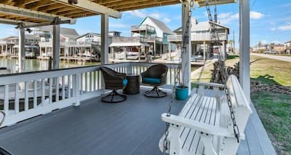 ⭐️⭐️⭐️Escape to Reel Salty…Waterfront in the popular Sea Isle neighborhood!!⭐️⭐️⭐️