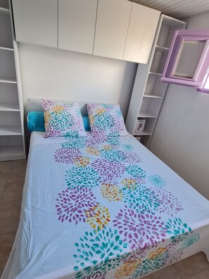 1 camera, ferro/asse da stiro, Wi-Fi gratuito, lenzuola