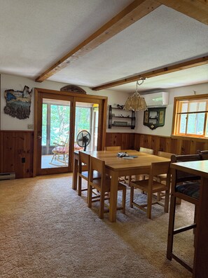 Dining - 4bd/3b -Tranquil Lakefront rental neighboring Lake Winnipesaukee & Squam (Moultonborough)