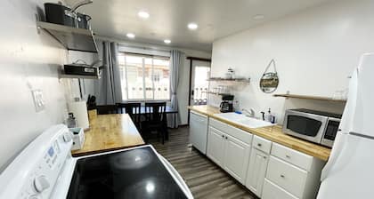 Comfortable Gonzaga unit close to downtown Spokane