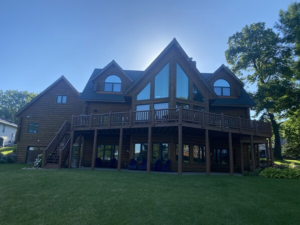 Exterior - Stunning Family Friendly Lake Home Retreat on Beautiful Lake Darling (Alexandria)