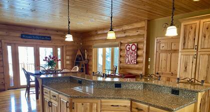 Stunning Family Friendly Lake Home Retreat on Beautiful Lake Darling