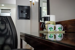 Executive Room | Down comforters, in-room safe, desk, laptop workspace