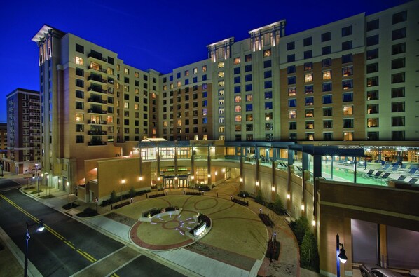Exterior - 1 Bedroom Deluxe Condo - National Harbor -Pools & more! (Oxon Hill)