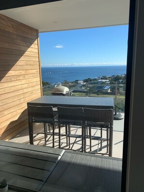 Dining - Bay Views Mount Martha (Mount Martha)