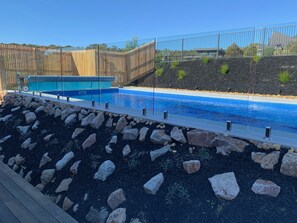 Outdoor pool, a heated pool - Bay Views Mount Martha (Mount Martha)