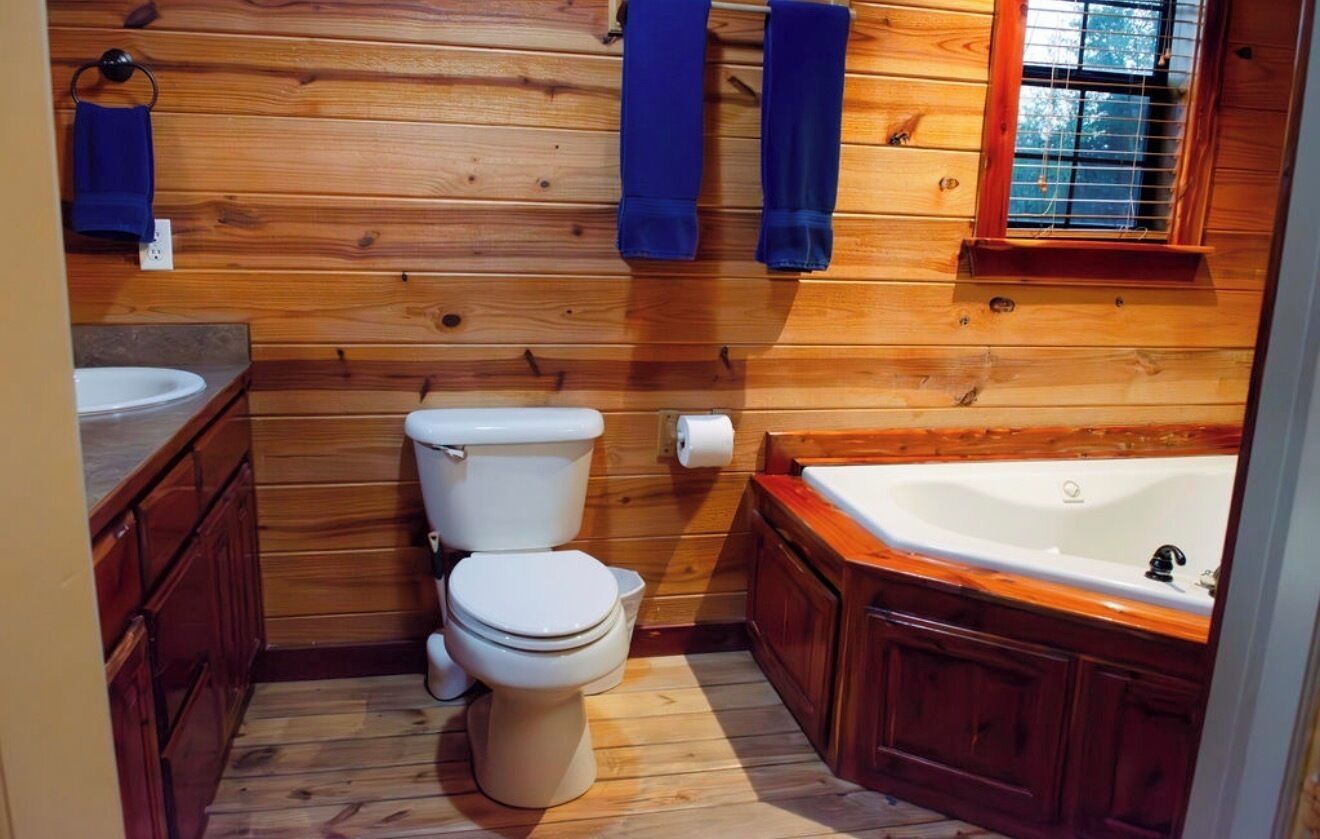 Bathtub, jetted bath, hair dryer, towels