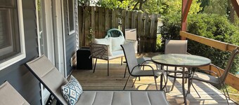 Lake front cottage 4 bedroom, 2 full bathroom