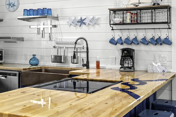 KĂŒhlschrank, Mikrowelle, Ofen, Herdplatte