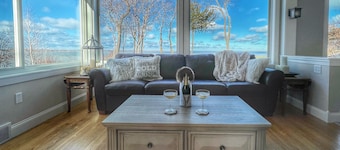 Dreamy Lake House - Erie, PA