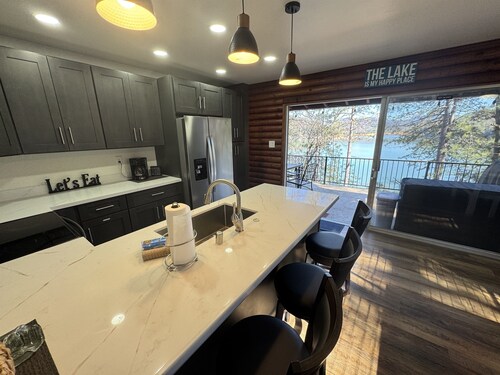 Lakefront #1 Cabin on Acre, Kayaks, Paddle Boards  - Shasta Lakeshore Retreat #4