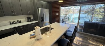 Lakefront #1 Cabin on Acre, Kayaks, Paddle Boards  - Shasta Lakeshore Retreat #4