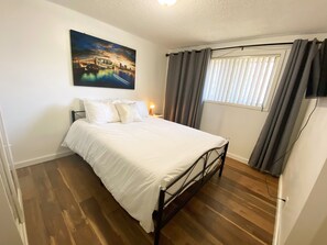 3 chambres, fer et planche à repasser, Wi-Fi gratuit, draps fournis