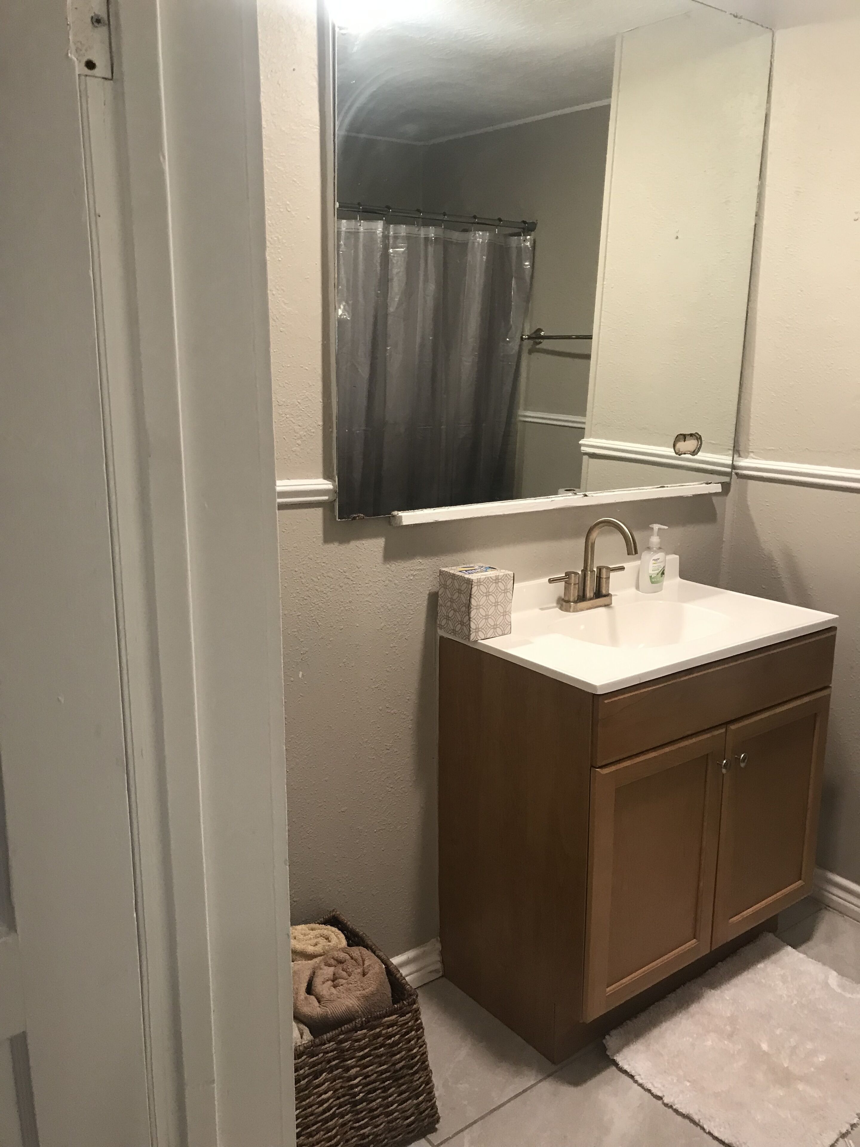 Ensemble douche/baignoire, baignoire à jets, sèche-cheveux