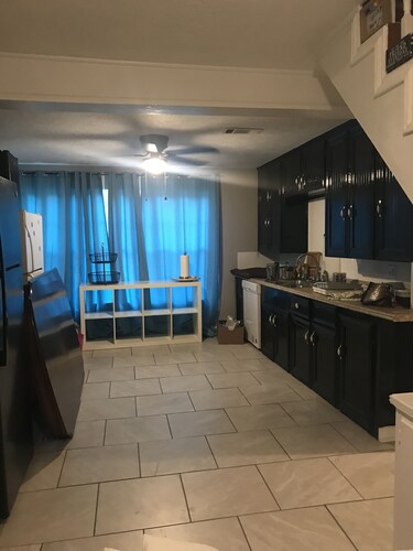 Nice & Spacious House in Silsbee w/ Self Check-in