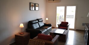 Interior - Renovated Seafront Apartment in Saidia 50m - Residente Perle Orientale rt1 (Madagh)