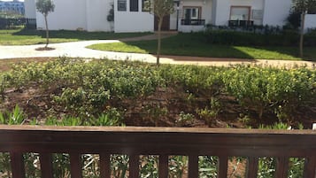 Apartment, 2 Bedrooms, Balcony, Garden View | Taman