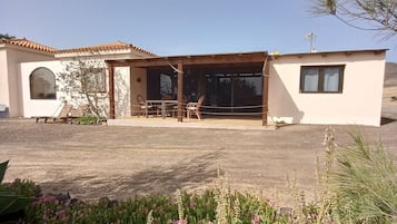 House, 2 Bedrooms, Smoking, Terrace | Exterior