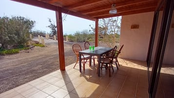 House, 2 Bedrooms, Smoking, Terrace | Outdoor dining