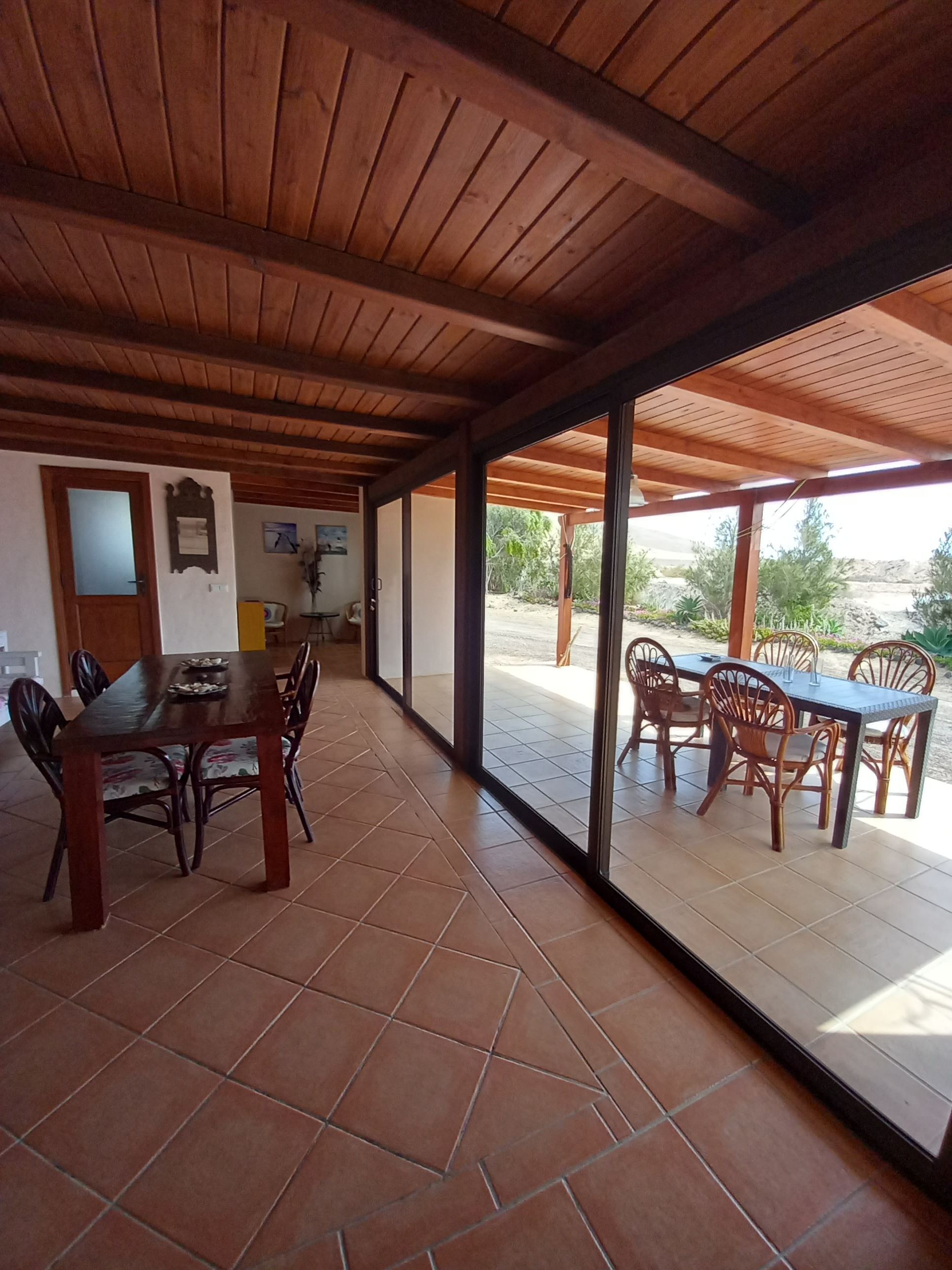 บ้านพัก, 2 ห้องนอน, สูบบุหรี่ได้, ระเบียง | ร้านอาหาร