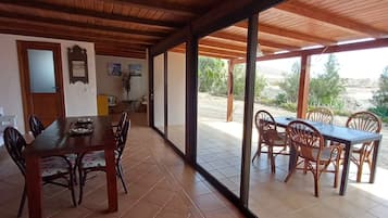 House, 2 Bedrooms, Smoking, Terrace | Dining