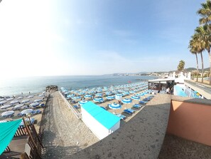 Apartment, 3 Bedrooms, Balcony, Garden View | Exterior