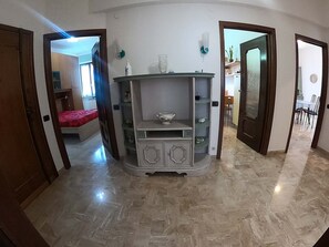 Apartamento, 3 quartos, sacada, vista para o jardim | Parte interna