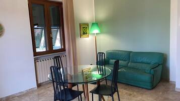 Apartemen, 3 kamar tidur, balkon, pemandangan kebun | Interior