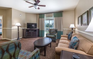 Apartment, 3 Schlafzimmer, Balkon | Wohnbereich