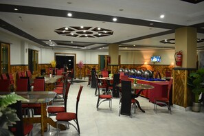 Restaurant - Rose Valley Hotel (Balakot)
