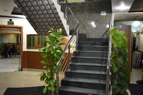 Rose Valley Hotel