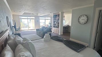 Iron/ironing board, travel crib, internet, bed sheets