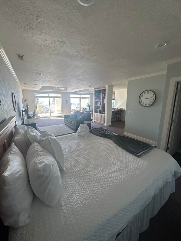 Iron/ironing board, travel crib, WiFi, bed sheets - Bountiful Heights Retreat | Views, Sleeps 6, Near SLC (Bountiful)