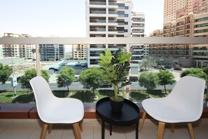 Terrace/patio - Premium 1 BHK in La Vista Silicon Oasis (Dubai)