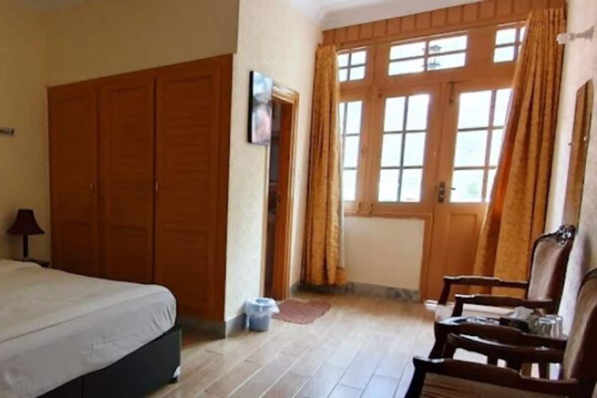 Deluxe kamer, 1 twee- of 2 eenpersoonsbedden | Geluiddichte muren, wifi, beddengoed