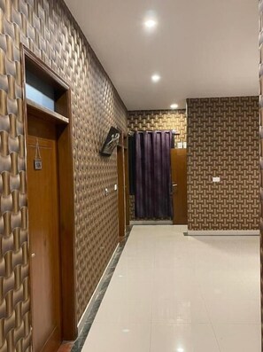 Interior - Hotel Executive Lodge (Karachi)