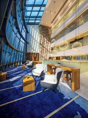 Free self-parking, free valet parking - Millennium Place Mirdif Hotel (Dubai)