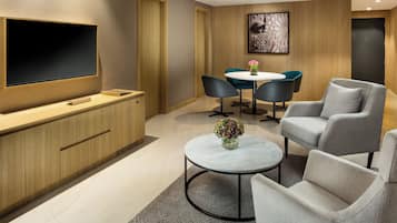 1 bedroom, minibar, in-room safe, desk